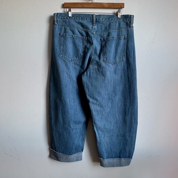 NWT GAP High-rise Cuffed Barrel Jeans - Picture 2 of 10